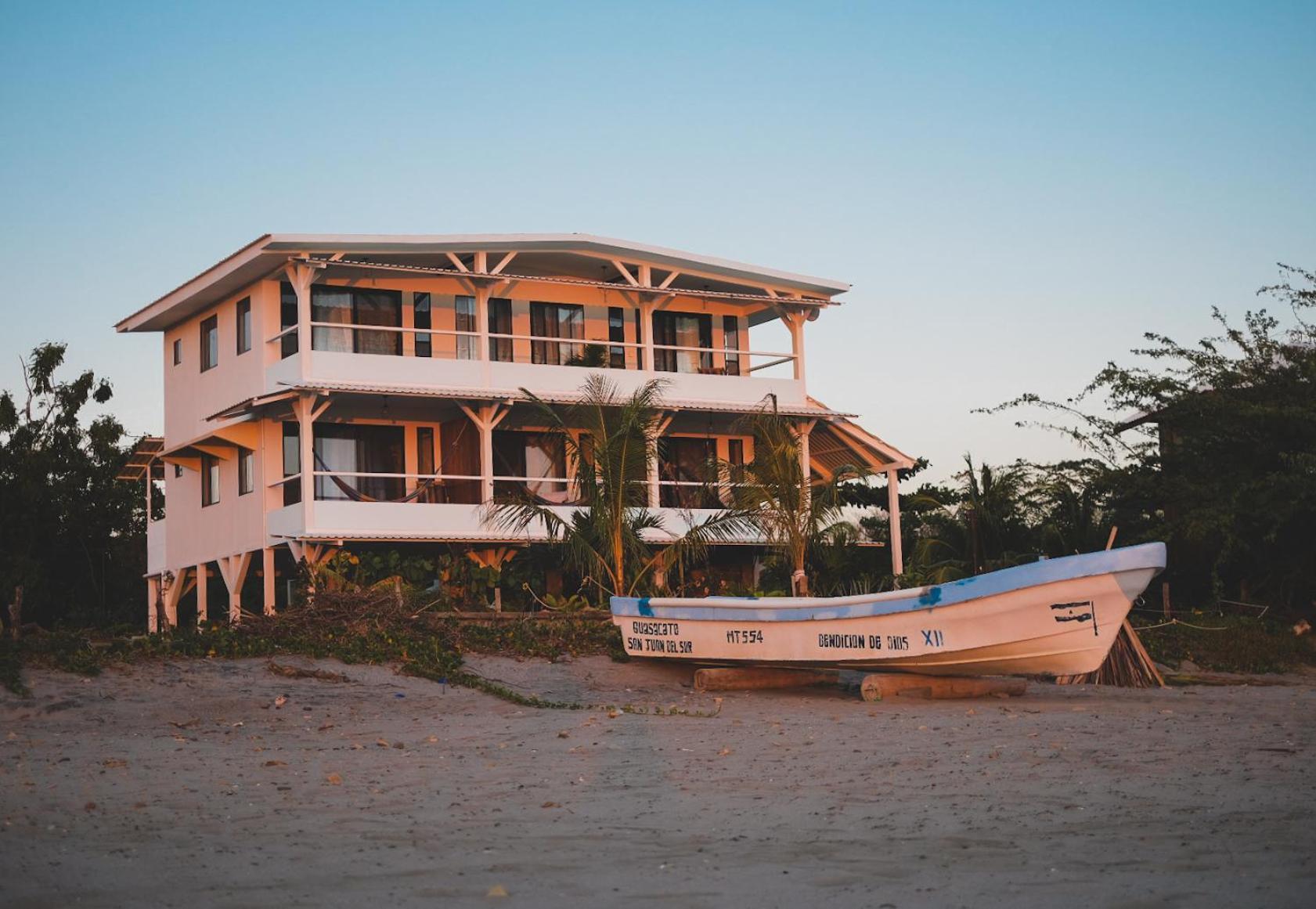 Stella Mar Oceanfront Hotel Popoyo Exterior photo